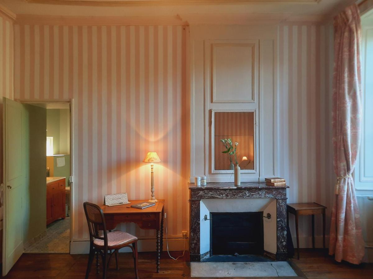 Maison Zola Bed and Breakfast Saint-Amand-Mont-Rond Esterno foto