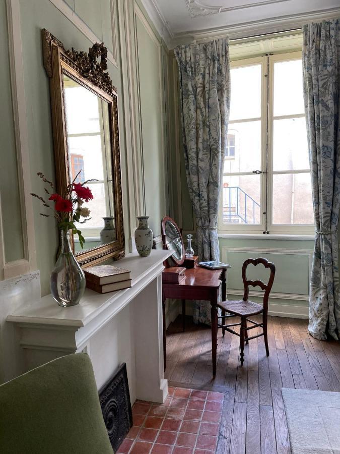 Maison Zola Bed and Breakfast Saint-Amand-Mont-Rond Esterno foto