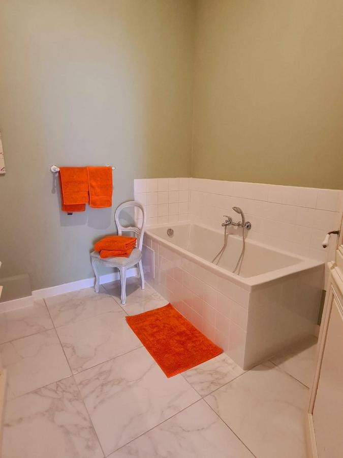 Maison Zola Bed and Breakfast Saint-Amand-Mont-Rond Esterno foto